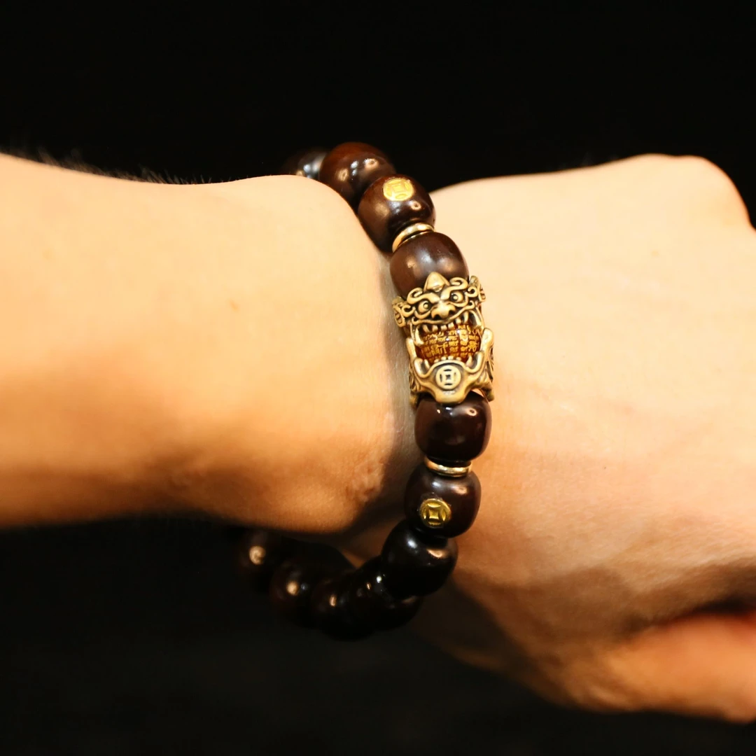 Pixiu Wealth-Attracting Lightning-Struck Jujube Wood Energy Bracelet